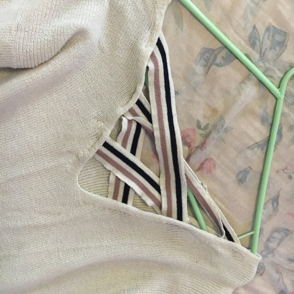 White long sleeve - Picture 2 of 2